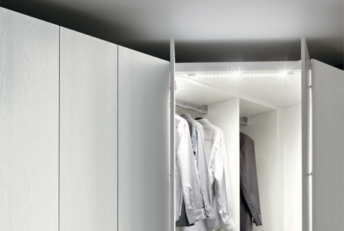 gardrobszekreny-led-vilagitas